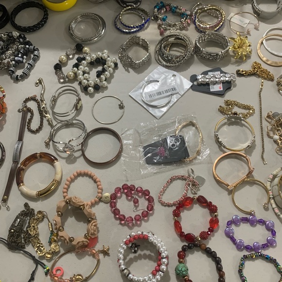 Modern, Vintage, and Estate Jewelry. All pieces have earrings or bracelets. - Picture 7 of 10